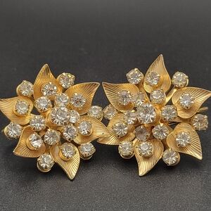 Vintage Gold Floral Crystal Cluster Clip-On Earrings - Women's Jewelry